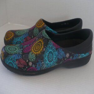 Ladies Crocs Neria Pro II Work Shoes Slip Resistant 8M